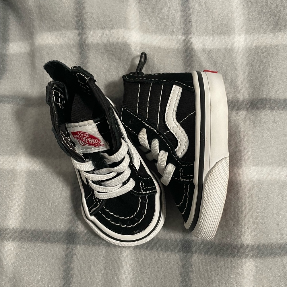 Vans - Picture 5 of 5